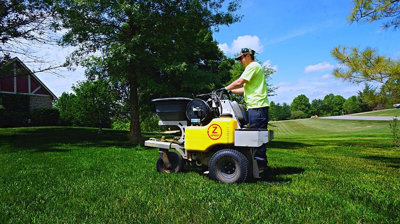 turf-treatment-weed-free-summer-kohler-lawn-2023