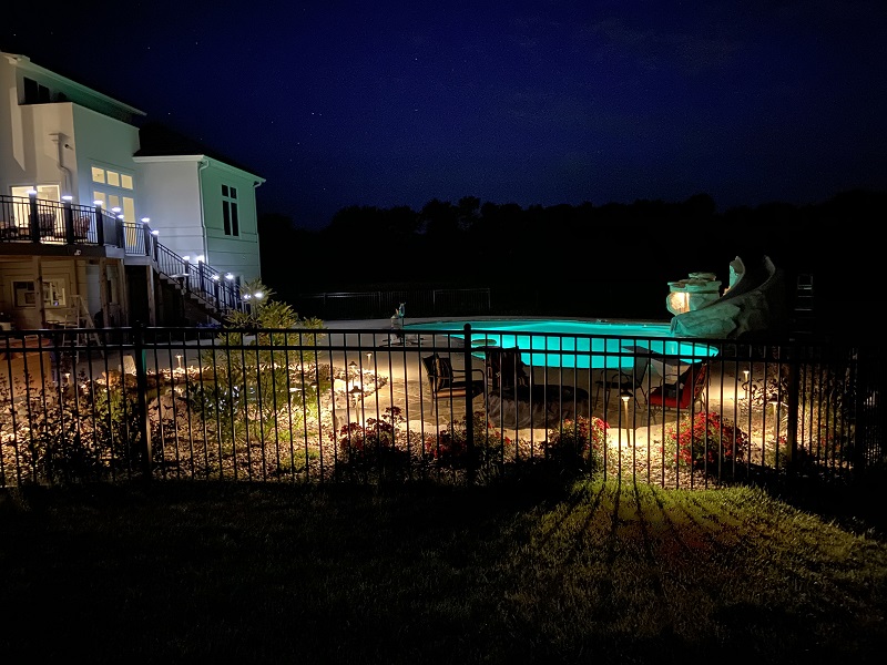 outdoor-lighting-creates-ambiance-kohler-lawn-outdoor
