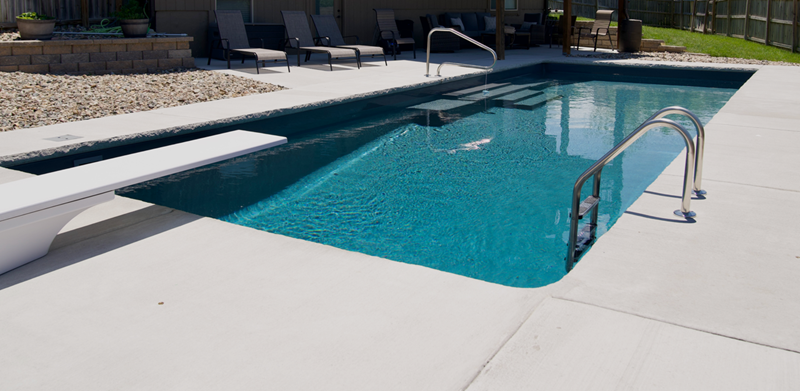 Pool-Installation-Kansas-City-Kohler-Lawn-and-Outdoor